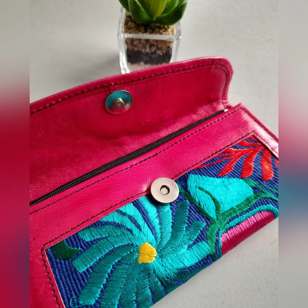 Wallet Leather Embroidery Hand Made By Oaxaca Mexico Color Fiusha  New Artisanal